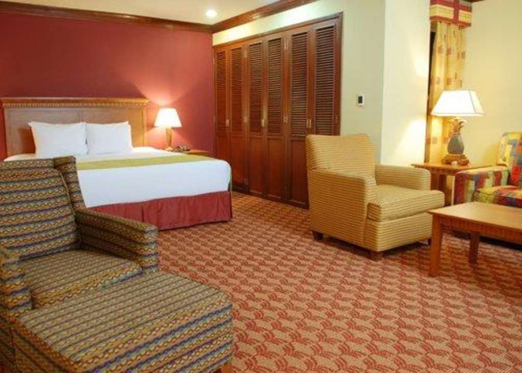 Suites Las Palmas, Hotel & Apartments. San Salvador Room photo